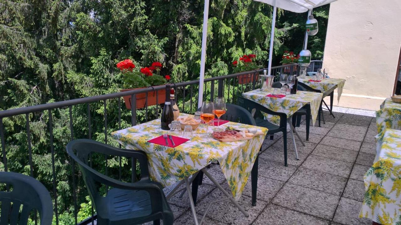 Capanna C.A.O. Hotel Brunate Eksteriør billede