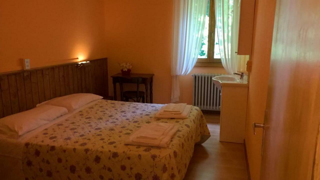 Capanna C.A.O. Hotel Brunate Eksteriør billede